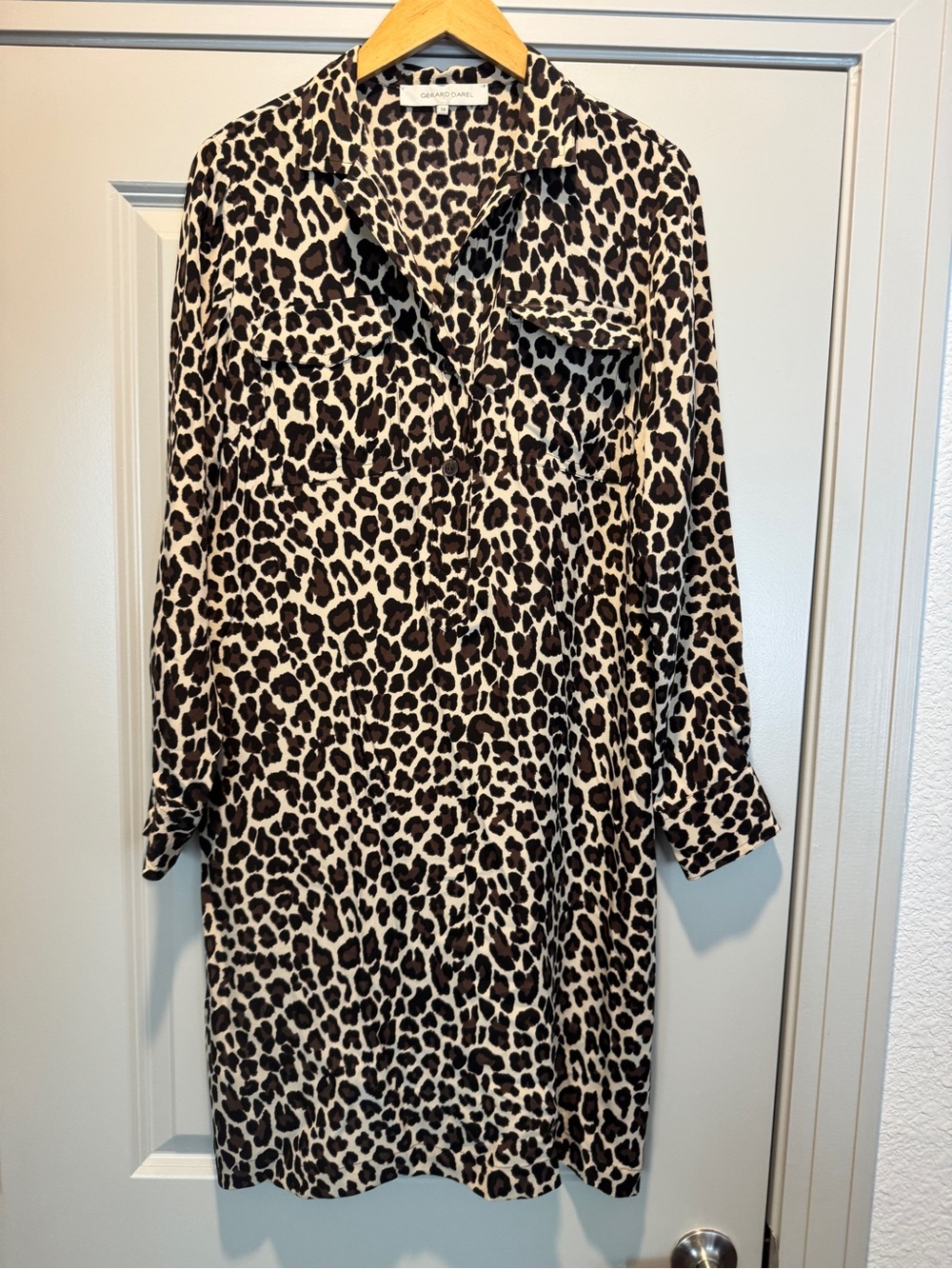 Gerald Darrel 100% Silk leopard print shirt dress. Size 38/6.